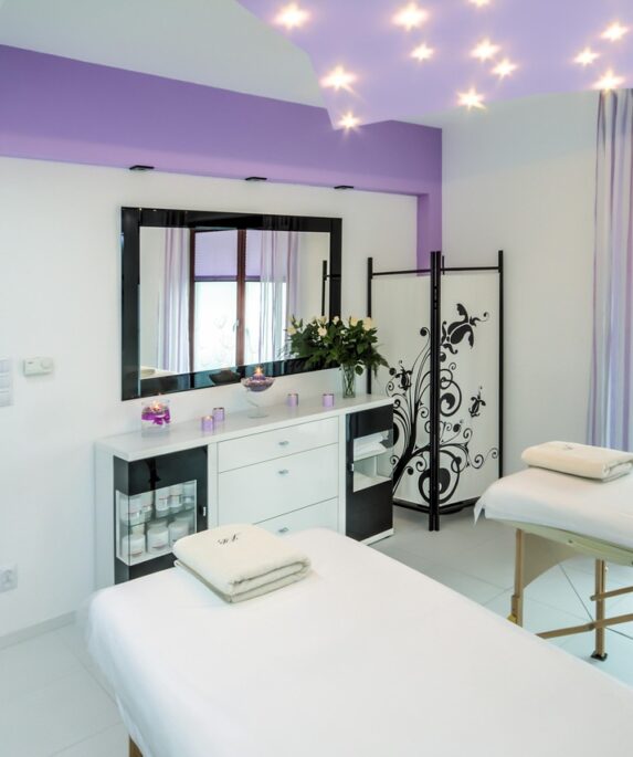 Kosmetikanwendungen im Kosmetikstudio