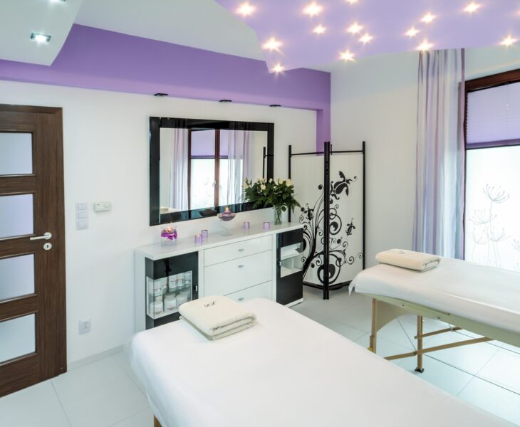 Kosmetikanwendungen im Kosmetikstudio